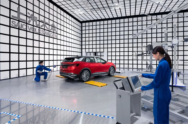 品牌丨合資品牌銷冠續(xù)寫(xiě)傳奇：上汽大眾以"油電并進(jìn)"迎戰(zhàn)2025