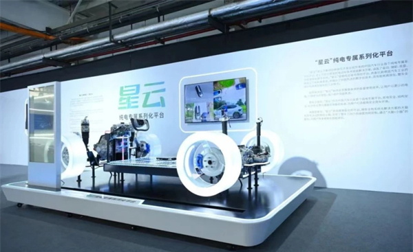 汽車強(qiáng)國路上，步履不停的上汽