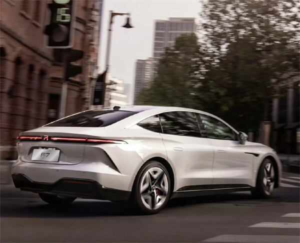 誰(shuí)在黃金海岸，誰(shuí)在烽煙彼岸