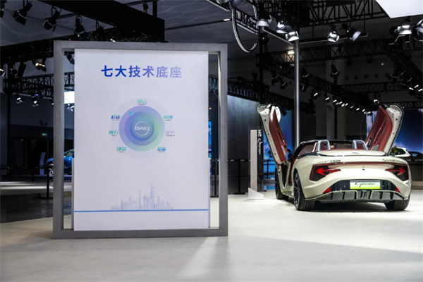 諸神亂戰(zhàn)下，上汽以厚度重塑"老大"擔當