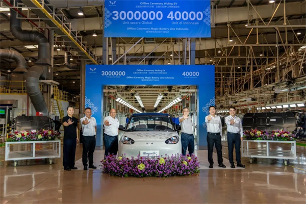 諸神亂戰(zhàn)下，上汽以厚度重塑"老大"擔當