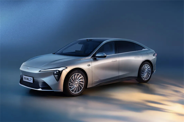 上半年零售銷量奪冠，飽和式進(jìn)攻箭在弦上：上汽勢(shì)如破竹