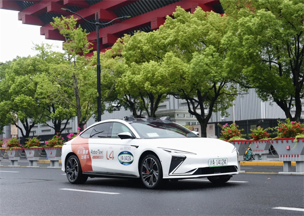 斬獲兩張L4級(jí)“滬牌”，上汽為什么成為世界人工智能大會(huì)收獲最多的企業(yè)？