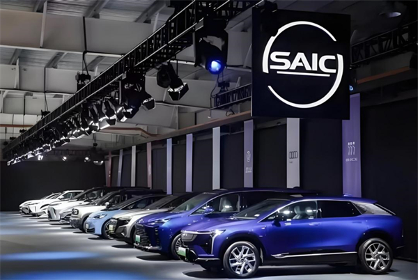 上汽用半年時(shí)間，展現(xiàn)出中國(guó)汽車“頭雁”的變革偉力