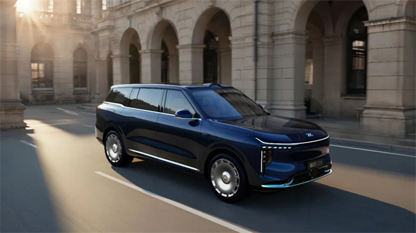 現在的上汽，不僅在增長的快車道上，更在智能電動時代的正中心，重新掌握了市場核心話語權。