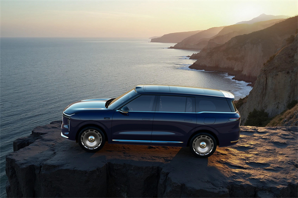 銷量“七連漲”，產(chǎn)品技術(shù)密集落地！上汽集團(tuán)“三箭齊發(fā)”