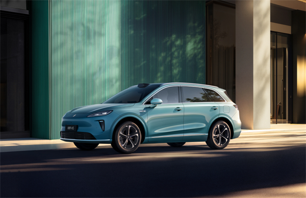 銷量與業(yè)績(jī)夯實(shí)發(fā)展底氣，上汽集團(tuán)描繪未來(lái)新時(shí)代藍(lán)圖