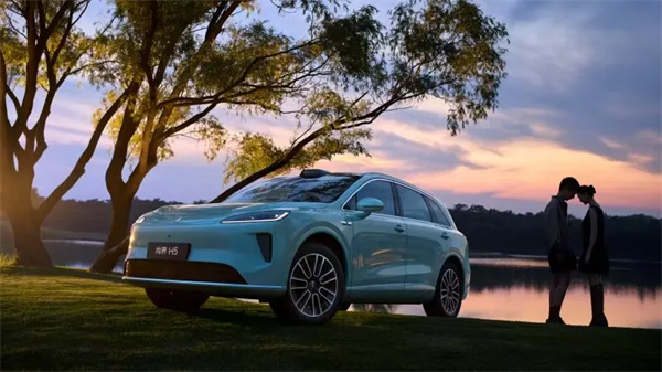 500 強(qiáng)實(shí)力再顯！上汽集團(tuán)迎 2025 下半場(chǎng)開(kāi)門(mén)紅：上汽 7 月份銷(xiāo)售整車(chē) 33.8 萬(wàn)輛 同比大增 34.2%