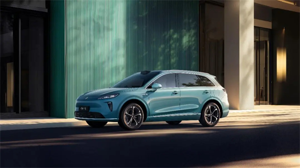 銷量回升、股價(jià)沖高、科技突圍：上汽的“教科書(shū)式劇本”如何上演？