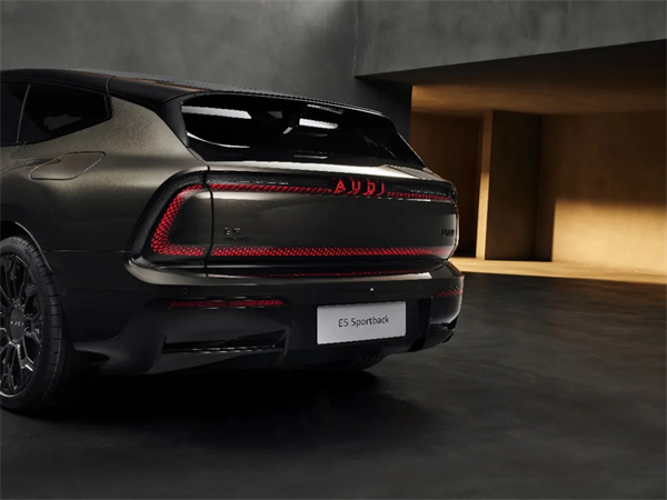 銷量回升、股價(jià)沖高、科技突圍：上汽的“教科書(shū)式劇本”如何上演？