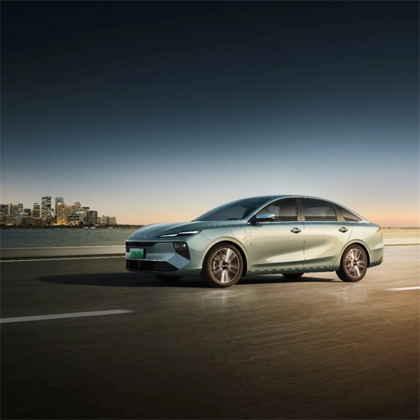 銷量回升、股價(jià)沖高、科技突圍：上汽的“教科書(shū)式劇本”如何上演？