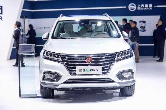 上汽創(chuàng)新產(chǎn)品“駛?cè)搿?017工博會(huì)