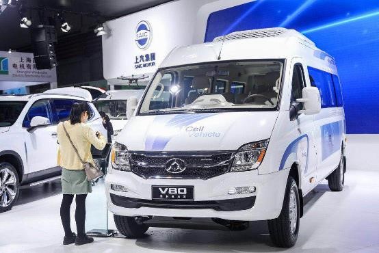 上汽創(chuàng)新產(chǎn)品“駛?cè)搿?017工博會(huì)