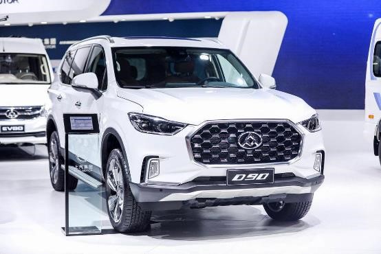 上汽創(chuàng)新產(chǎn)品“駛?cè)搿?017工博會(huì)