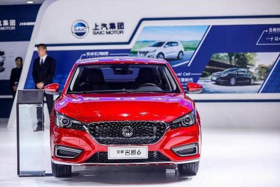 上汽創(chuàng)新產(chǎn)品“駛?cè)搿?017工博會(huì)