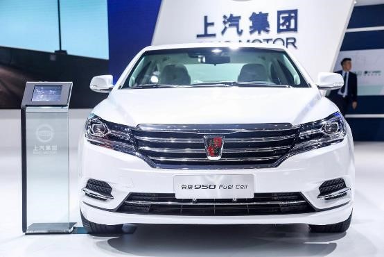 上汽創(chuàng)新產(chǎn)品“駛?cè)搿?017工博會(huì)