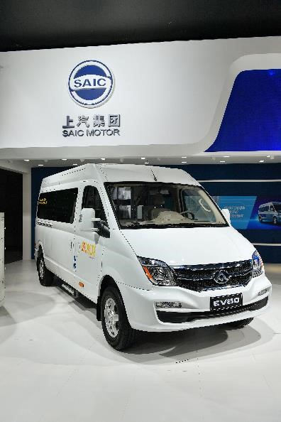 上汽創(chuàng)新產(chǎn)品“駛?cè)搿?017工博會(huì)