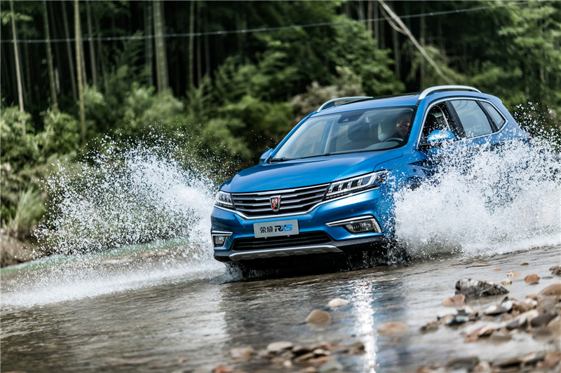 榮威RX5成北京汽車博物館“館藏” 互聯(lián)網(wǎng)汽車帶來顛覆式迭代升級 變革出行新體驗