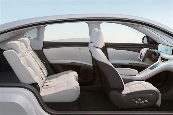 升艙不加價！“滿配SUV”全新智己LS6劇院版上市，權益價21.99萬~28.29萬元