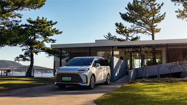 “懂車更懂你”的上汽 整體亮相2025上海國際車展