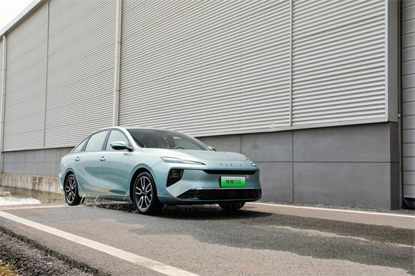 7.98萬起！榮威純電D6上市，A+級市場迎來“價值王者”