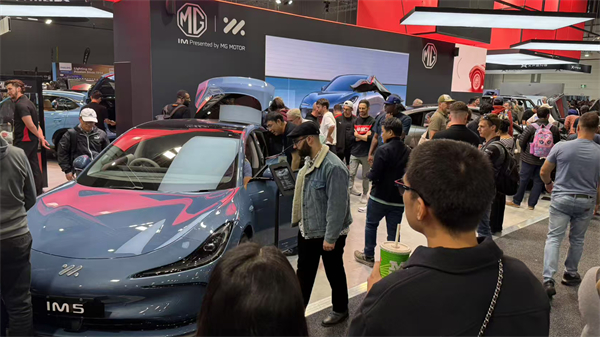 智己汽車正式登陸澳大利亞，雙車閃耀墨爾本車展