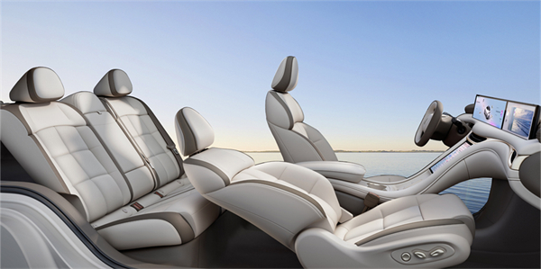 全新智己L6震撼上市，權(quán)益價20.49萬~26.49萬