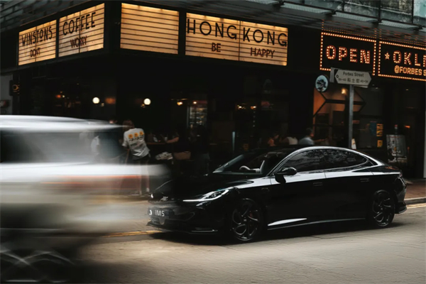 智己汽車重磅登陸香港市場，6系雙車同步上市