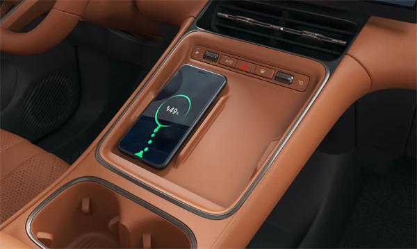 置換補貼價8.98萬元起！五菱星光S 2025款正式上市，以「大快好省」打造全場景家庭出行體驗！