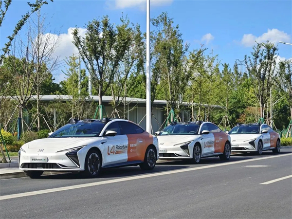 官宣！智己L4級(jí)Robotaxi度假區(qū)專(zhuān)線(xiàn)今日正式運(yùn)營(yíng)，免費(fèi)體驗(yàn)！