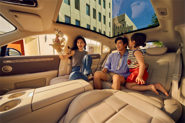 19.79萬元起！新一代智己LS6震撼上市 斷代領(lǐng)先，誠意拉滿，成就20萬級大五座智能SUV市場最強爆品