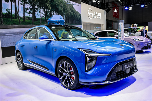 上汽“一體化輕量智能底盤”亮相2025工博會(huì)