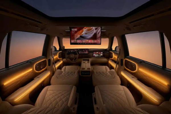 智己拼了！能洗澡還帶地暖的旗艦，32.28萬開賣