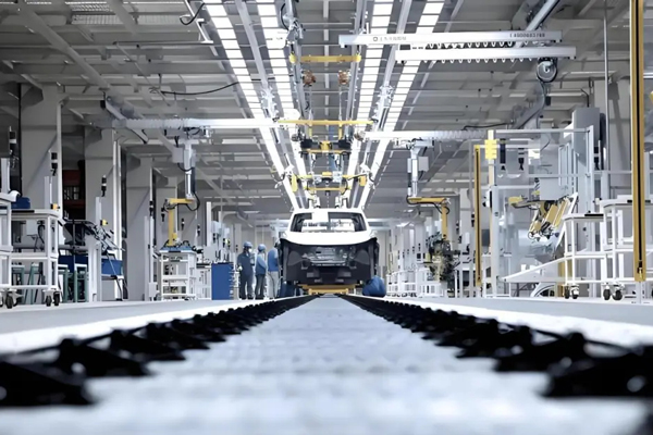 從黃浦江到全世界：上汽如何承載一座城的全球雄心？