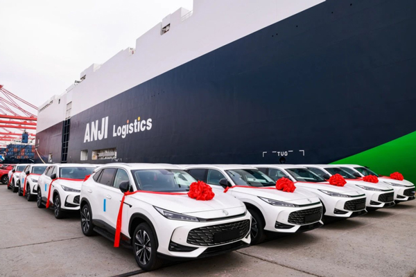 破浪2025：上汽利潤(rùn)、技術(shù)、出海三線狂飆，巨輪找到新航線