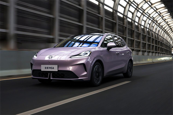 市場投下“信任票”，銷量同比增長12.3% 上汽以“用戶導(dǎo)向”書寫2025年改革敘事