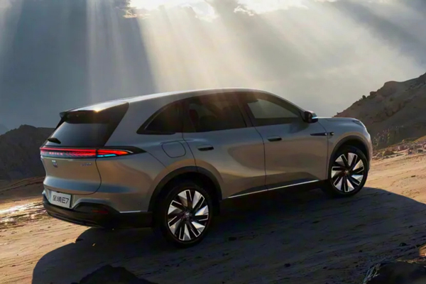 改革攻堅(jiān)漸入佳境，上汽開(kāi)門紅背后，是車企轉(zhuǎn)型的質(zhì)變與新生