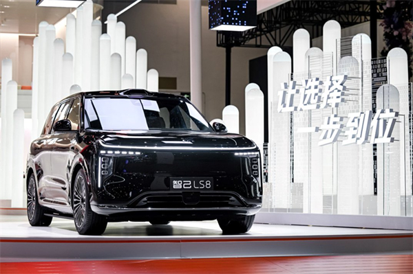 北京車展 | 智己車展“雙殺”：LS8夠硬核，IM Care有溫度